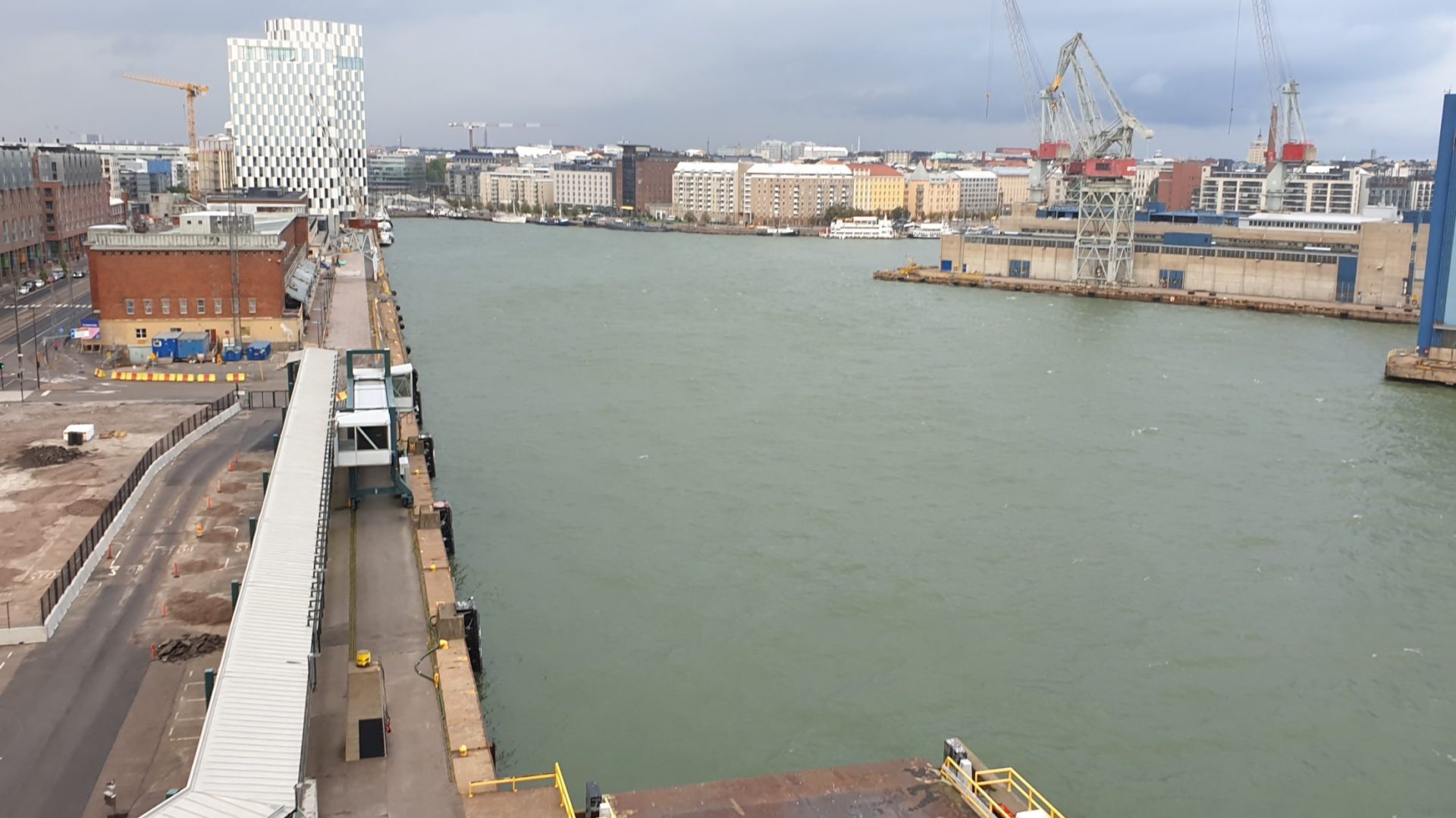 Piers LJ3/LJ4 of port Helsinki